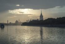Krasnopresnenskaya Embankment.